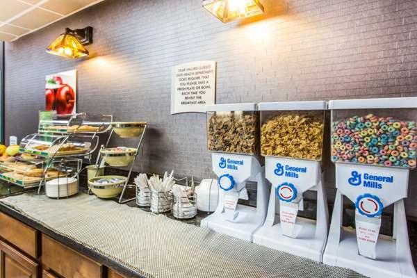 Quality Inn Black Mountain Bagian luar foto